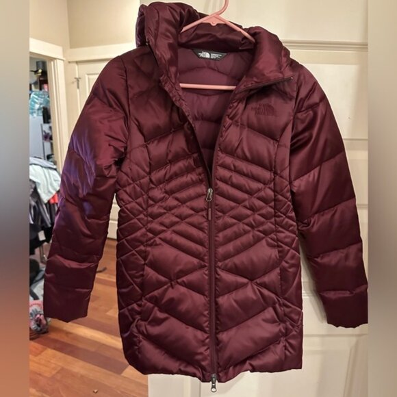 NWOT The North Face Maroon Hooded Aconcagua down Jacket women’s XS - Picture 2 of 6